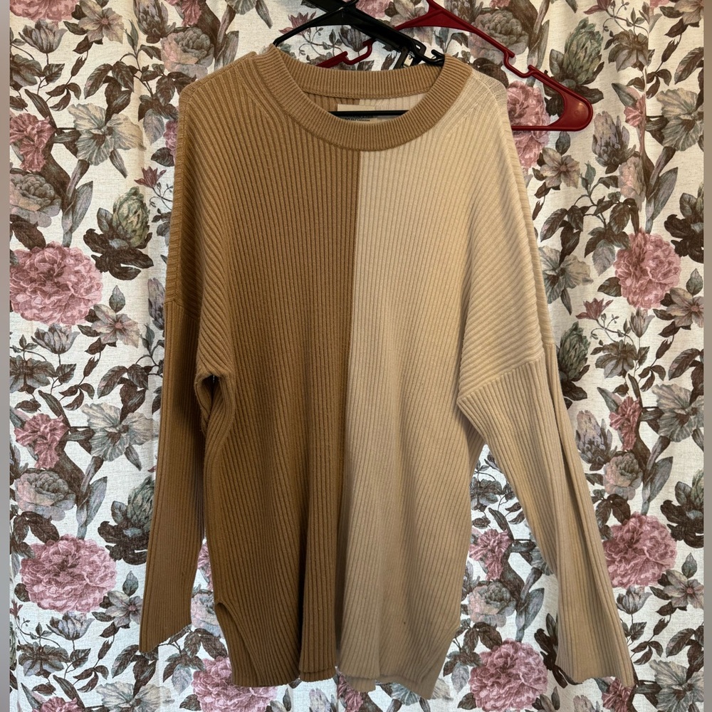 A&F tan/cream sweater